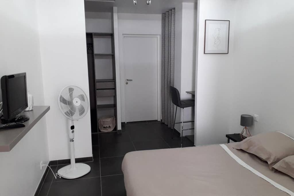 Logement Neuf De 40 M², Equipe Et Confortable Croix-Chapeau Exterior photo